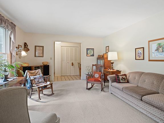 5th image of 400 N Aspen Ln