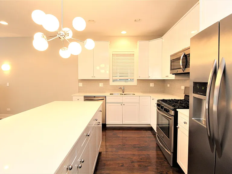2408 W Cortland St #1W — Photo 6