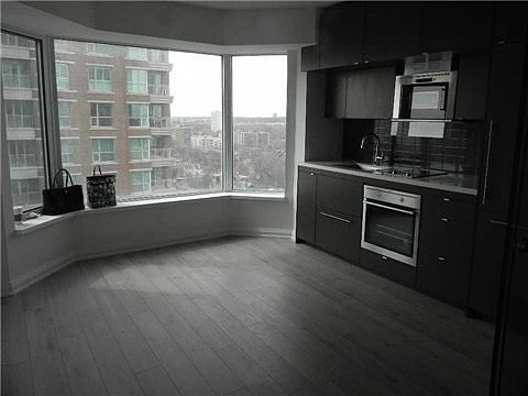4th image of 155 Yorkville Ave #1815