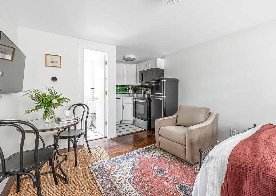 304 W Wilson St #2