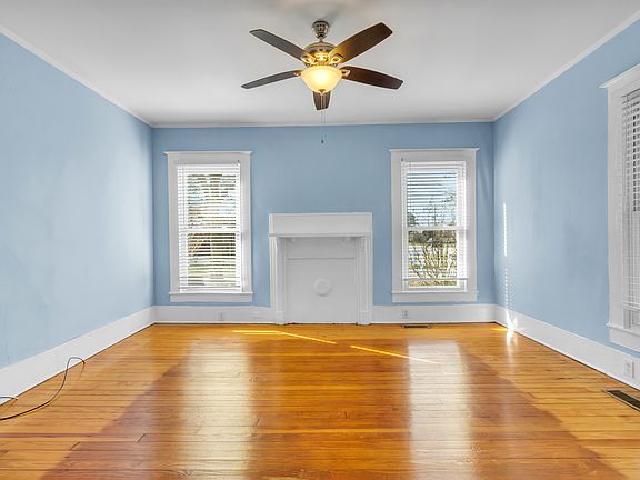 4th image of 801 N Carolina Ave #33