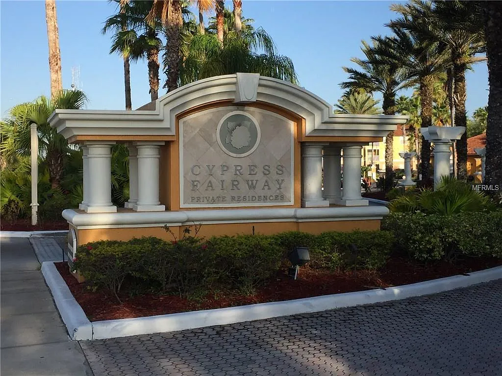 2 Bdrm Condo blocks from Universal Studios — Photo 1