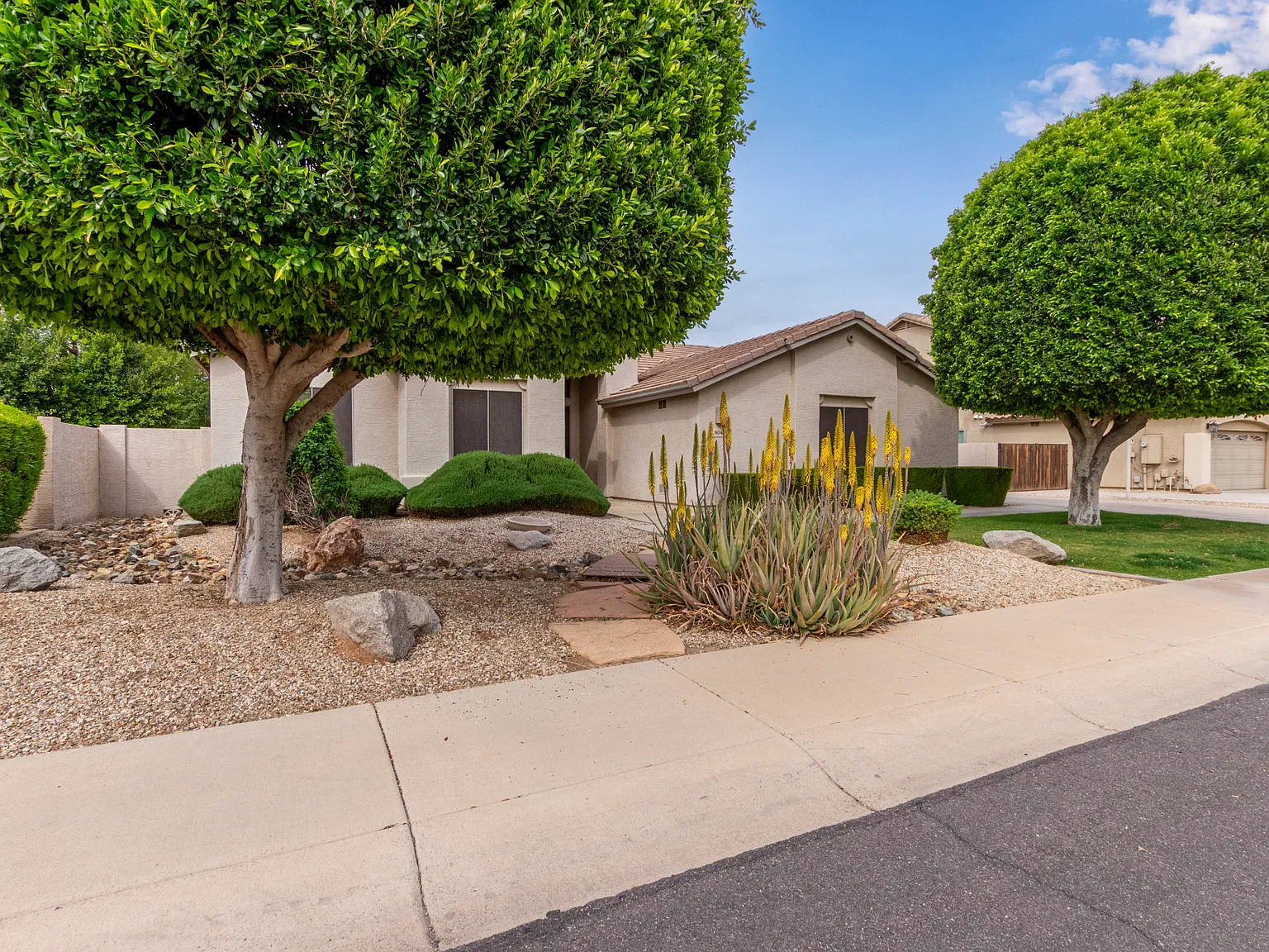 4 bed, 2147 sqft, $2,700 — Photo 4