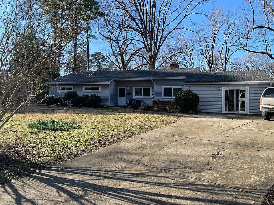 1st image of 7 Wallace Cir