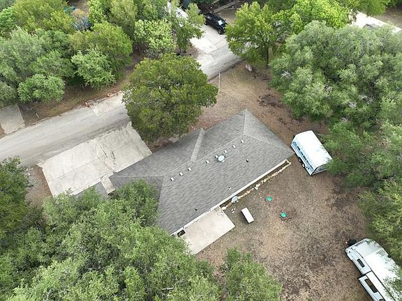 4th image of 11 Basswood Ct