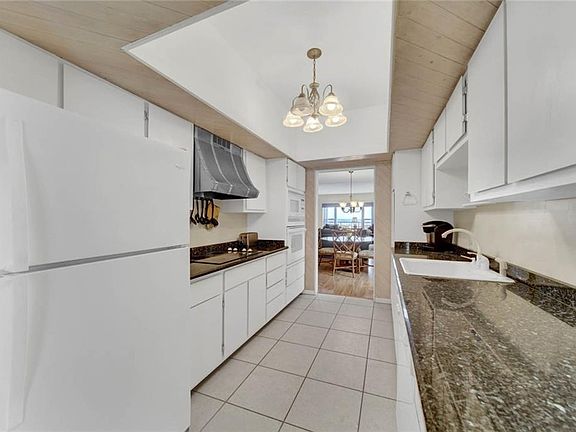 3rd image of 2051 NE Ocean Blvd APT B14