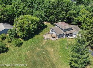 905 W Dansville Rd, Mason, MI 48854
