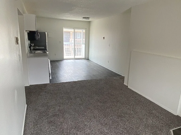 865 Hathaway Dr #D — Photo 22