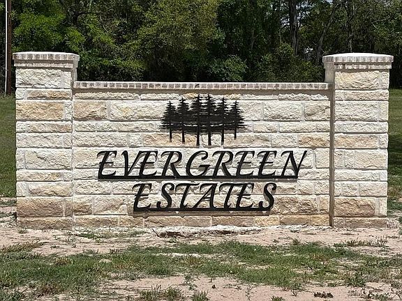 3rd image of 104 Everwood Ct