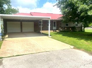 607 Robin Rd, Mountain Grove, MO 65711