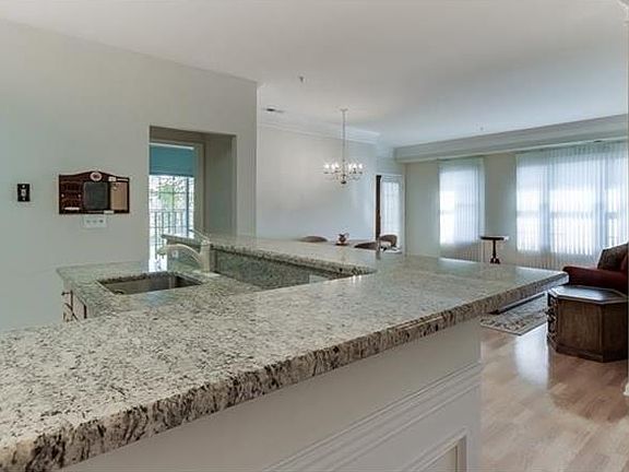 4th image of 24 N De Baun Ave Unit 201