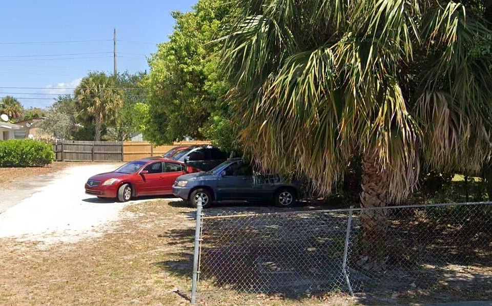 1st image of 225 SW 13TH