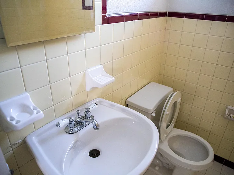 127 1st Ave S #10 — Photo 16