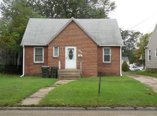 909 Avenue G, Sterling, IL 61081
