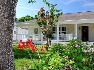 1543 Ann St, Beaufort, NC 28516