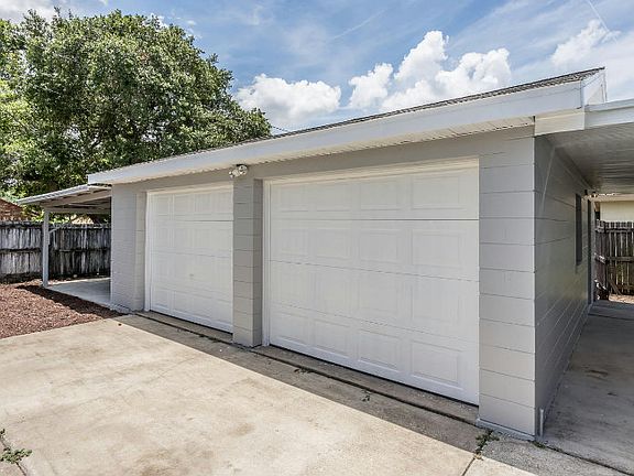 3rd image of 128 E Royal Palm St