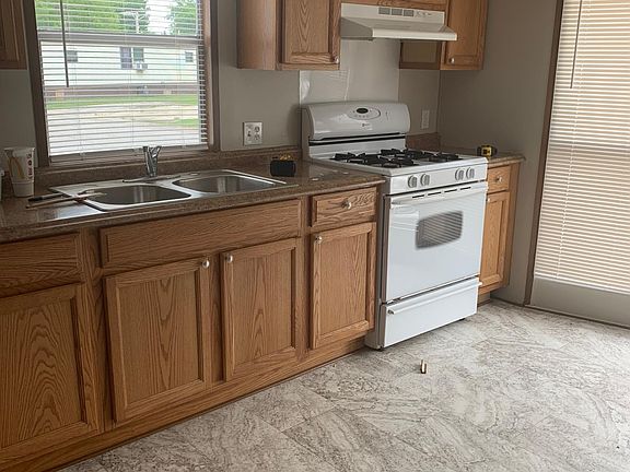 Kitchen Pic 2