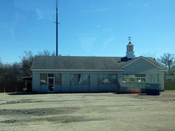 4th image of 10967 Mahoning Ave