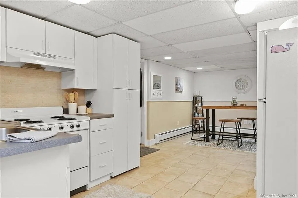 1 bed, 800 sqft, $1,600 — Photo 3