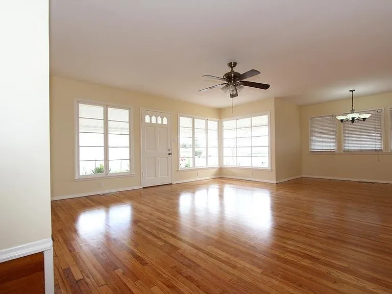 7102 Mohawk St — Photo 6