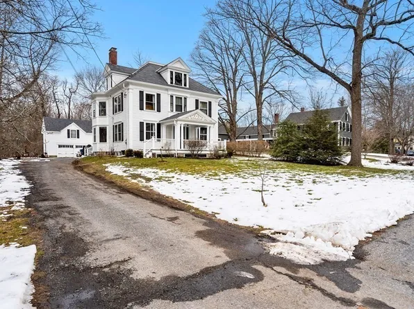 17 School St, Groton, MA 01450