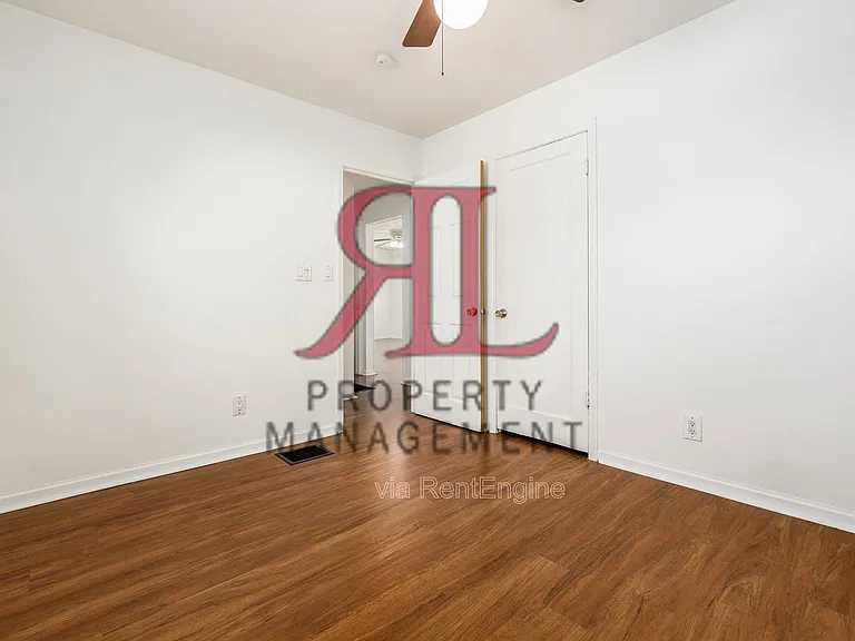 3400 Eisenhower Rd — Photo 17
