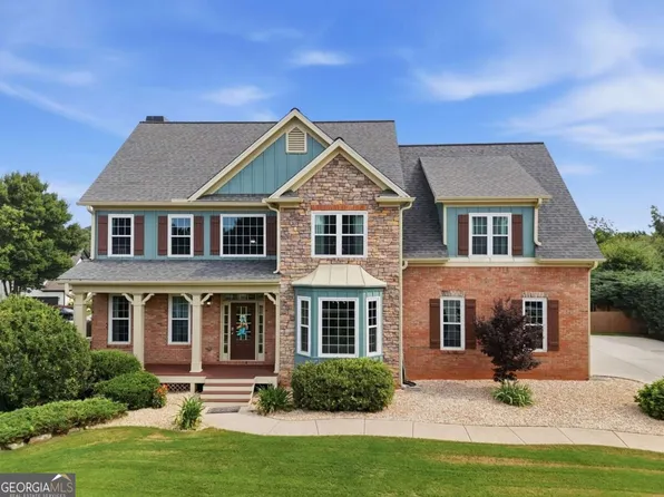8205 Applewood Ct, Gainesville, GA 30506