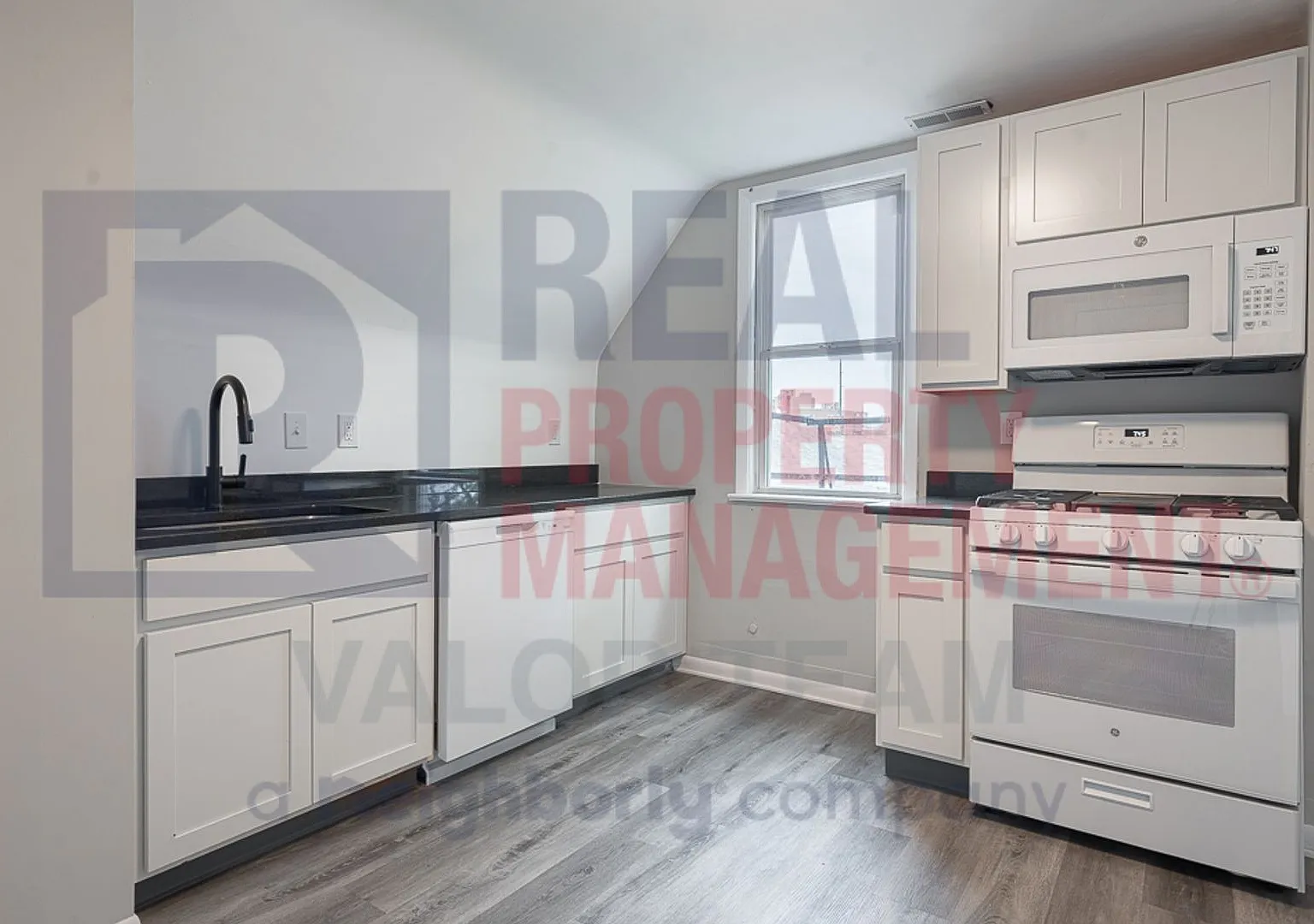 1930 Coltman Road, — Photo 3