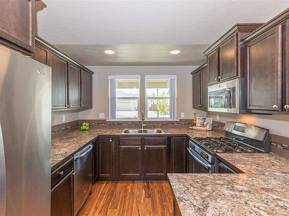 4th image of 720 W Birchbend Dr