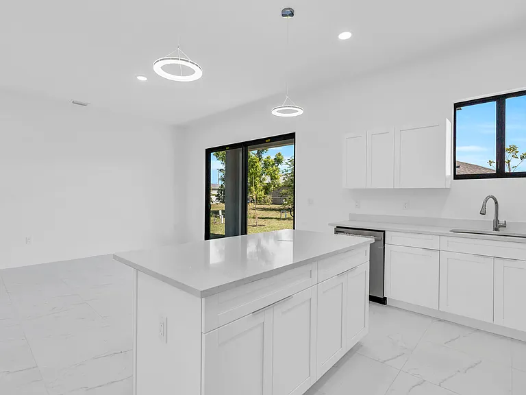 1021 Chiquita Blvd N — Photo 12