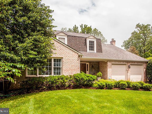 3rd image of 9512 Brooke Dr