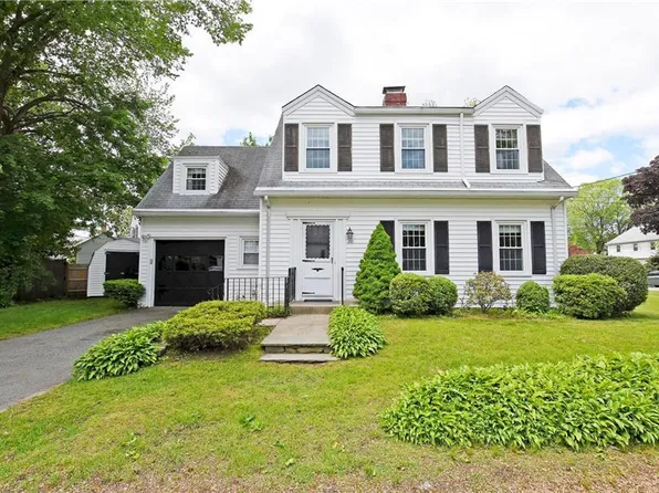 20 Bowen St, Rumford, RI 02916