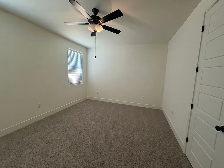 4021 W Sunnyview Ave — Photo 5