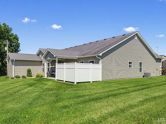 5th image of 3172 Park Place Dr