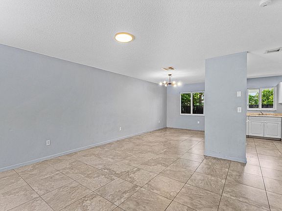 5th image of 13789 Yarmouth Dr