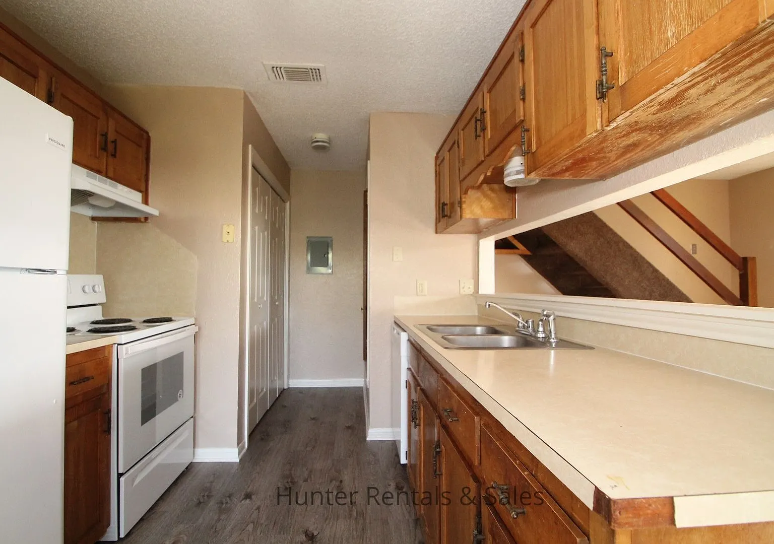 Comfortable Two-Story Townhouse — Photo 1