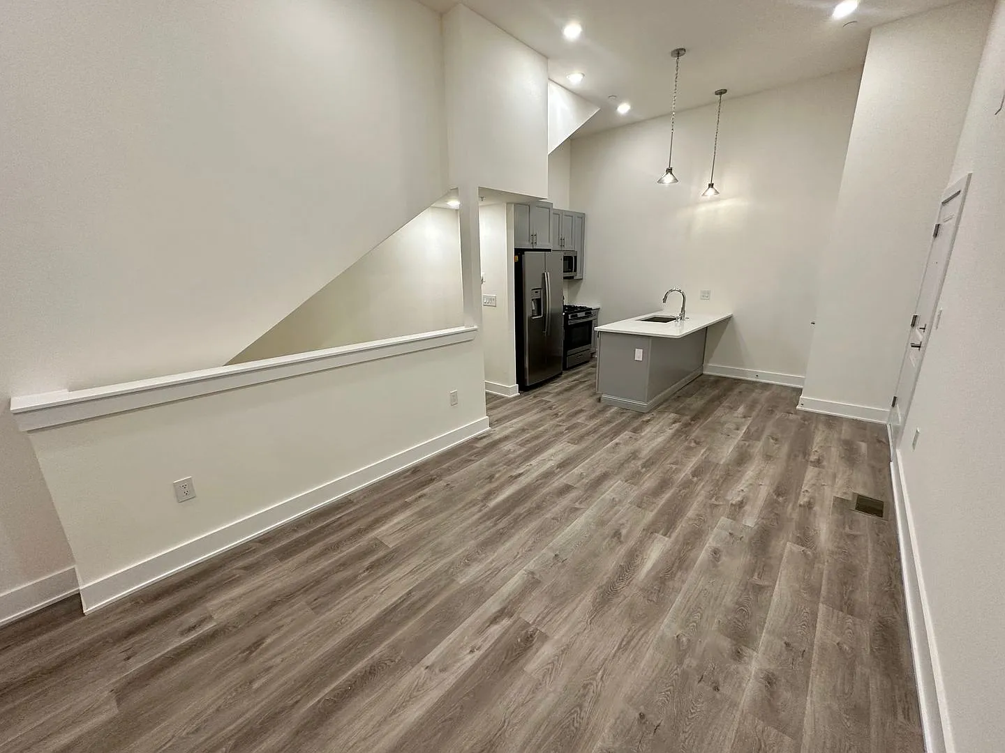 Stunning New Construction 1-Bedroom Apartment in Northern Liberties! Just Outside the Piazza! — Photo 4