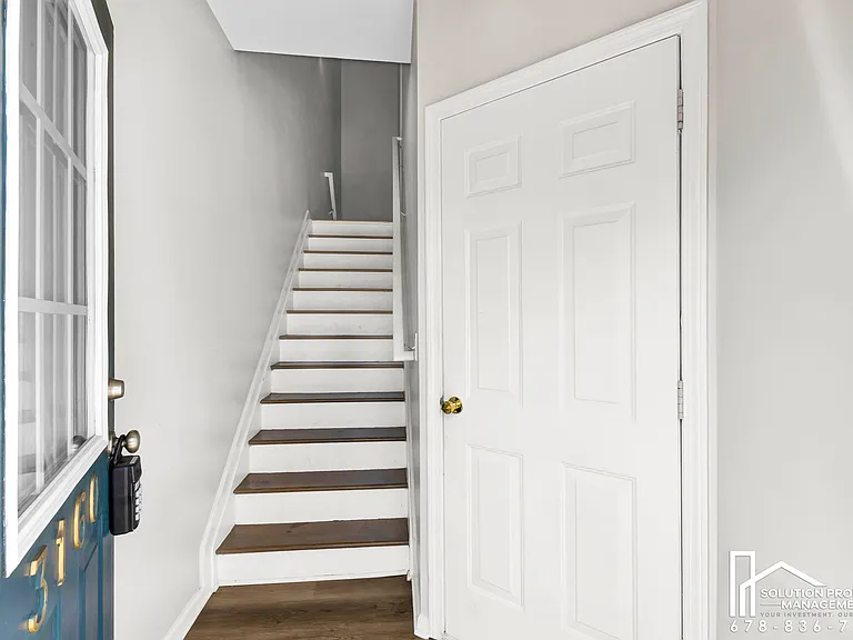 3160 Mill Springs Cir — Photo 2