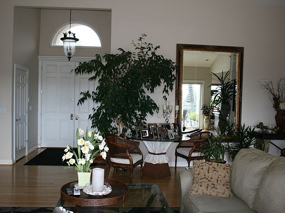 3rd image of 183 Canyon Dr