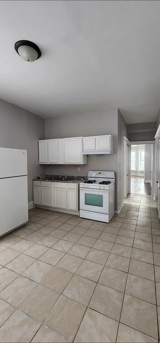 Building Photo - 1553 S Ridgeway Ave #3R