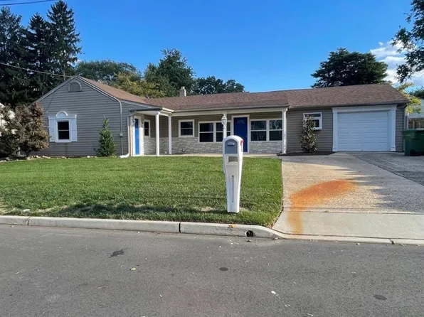 3 Pillar Dr, South Amboy, NJ 08879