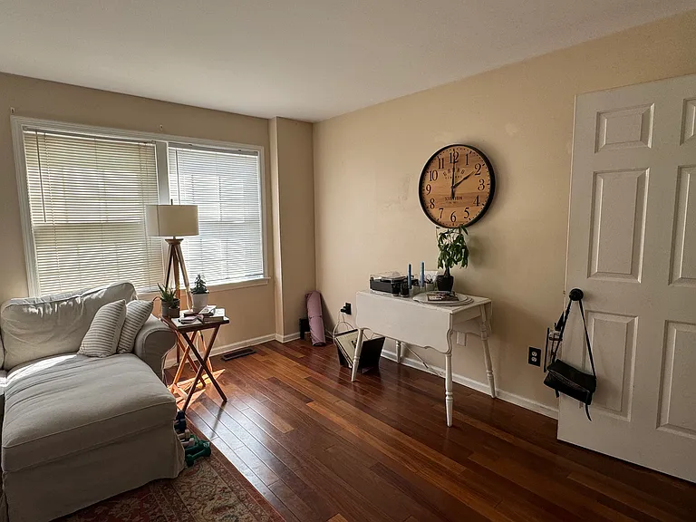 28 Woodbury Ave #4 — Photo 6