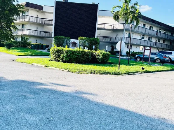 7400 NW 17th Street #205, Plantation, FL 33313