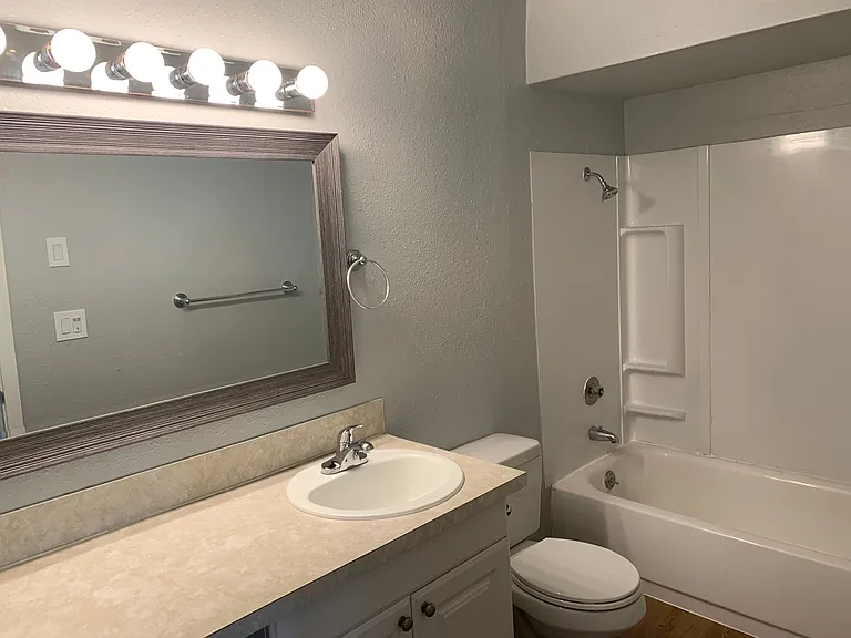 ES2275 -Eagle Rock Apartments — Photo 38