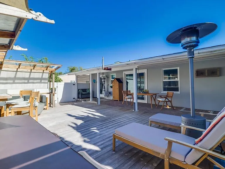 984 Catalina Blvd — Photo 31