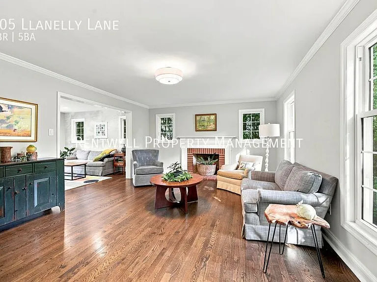 805 Llanelly Ln — Photo 12