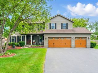 47W041 Briarwood Ln, Hampshire, IL 60140