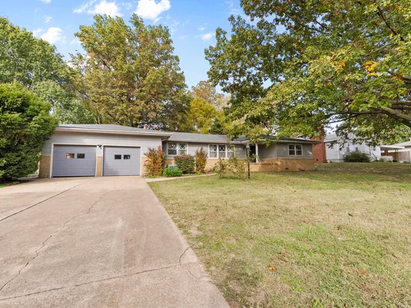 1439 E Mcclernon Street, Springfield, MO 65803