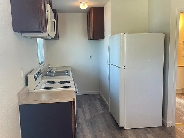 3486 Lakeshore Blvd #1 — Photo 8