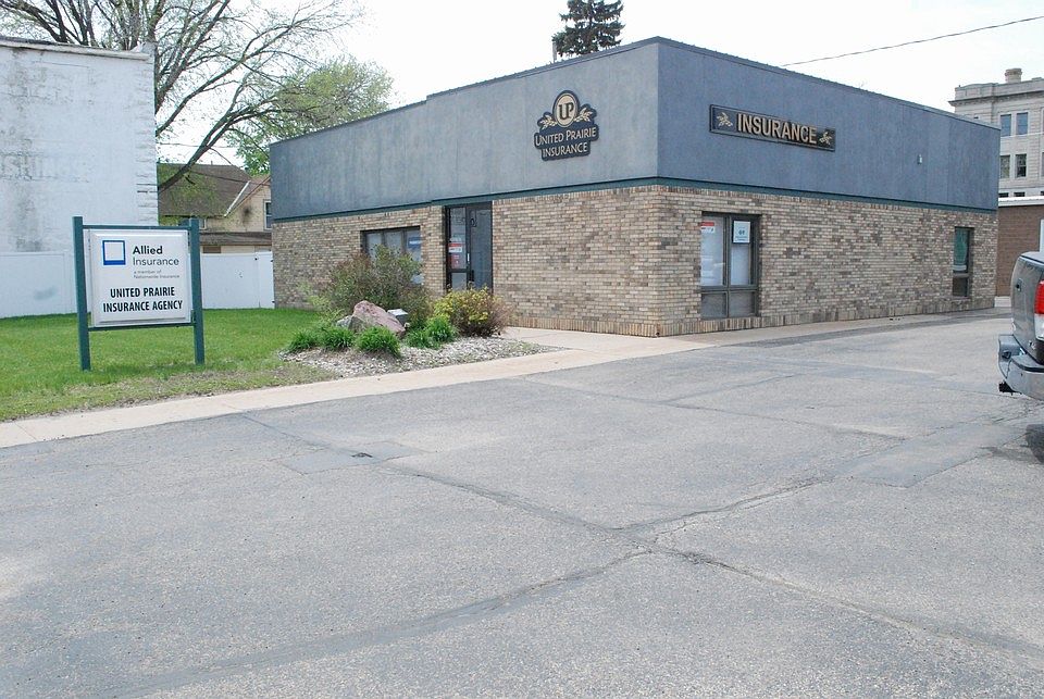 Commercial Building-Prime Location Hwy 71 & Sherman Street